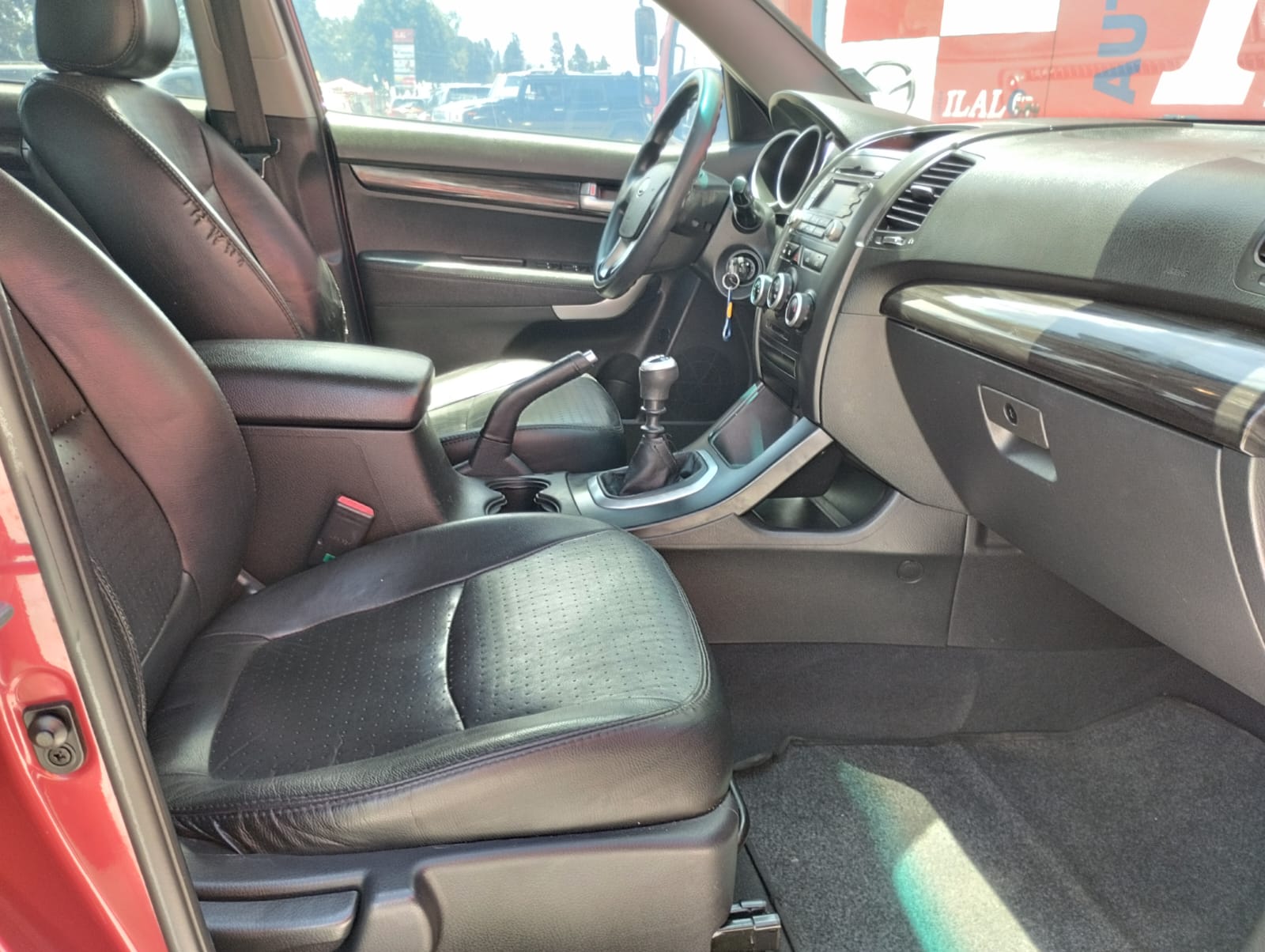 KIA SORENTO 2.4L GSL 6MT 4X2 2012