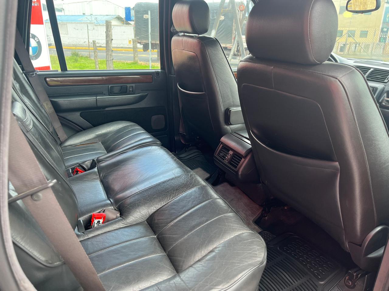 LAND-ROVER RANGE ROVER