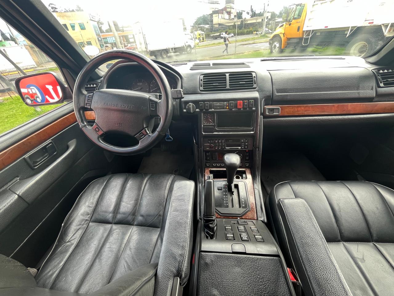 LAND-ROVER RANGE ROVER