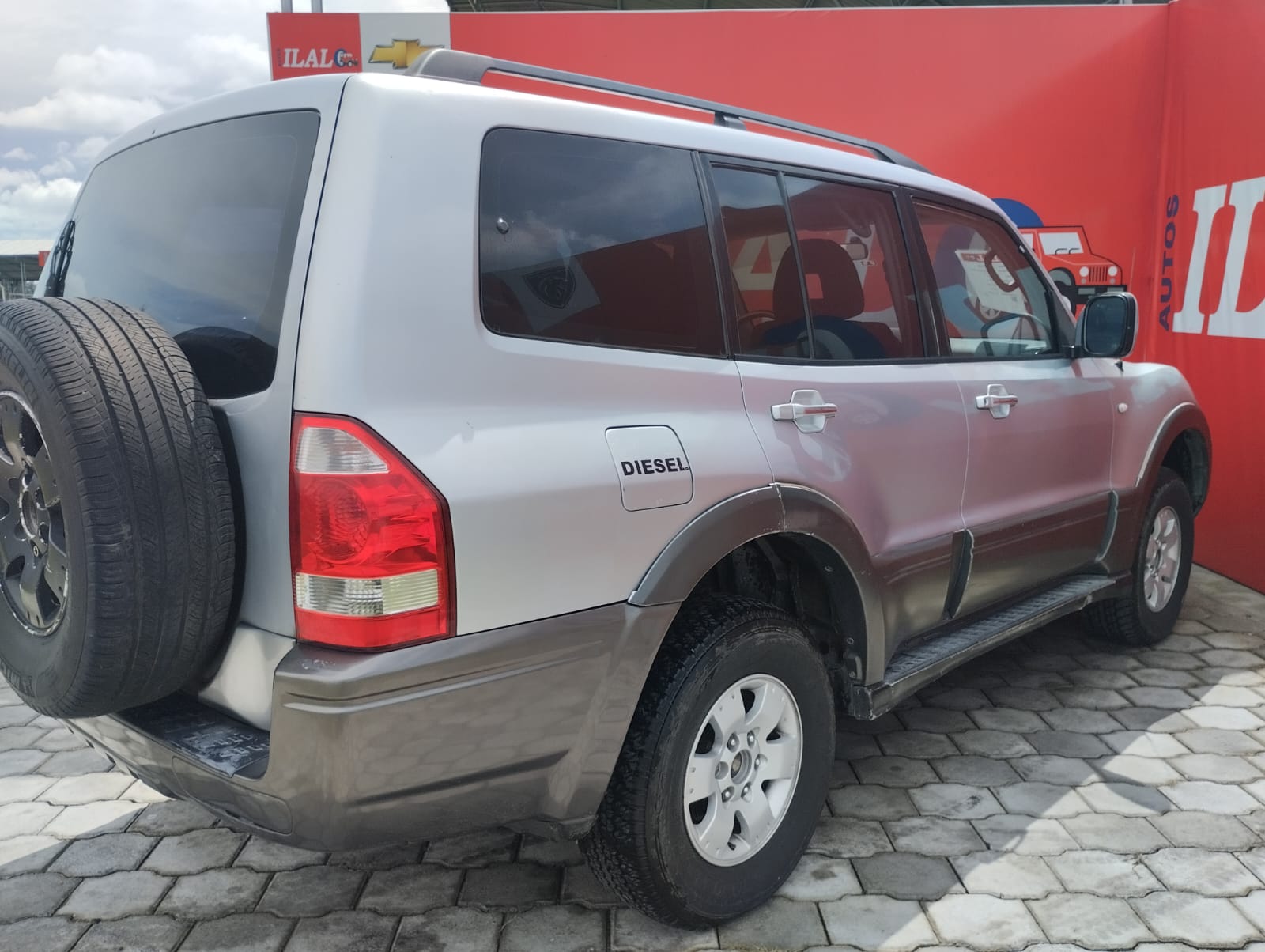 Mitsubishi MONTERO 5P / 2.8 / TA FULL EQUIPO