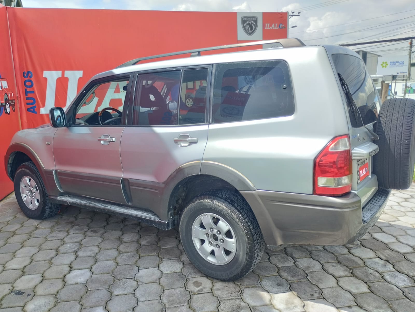 Mitsubishi MONTERO 5P / 2.8 / TA FULL EQUIPO