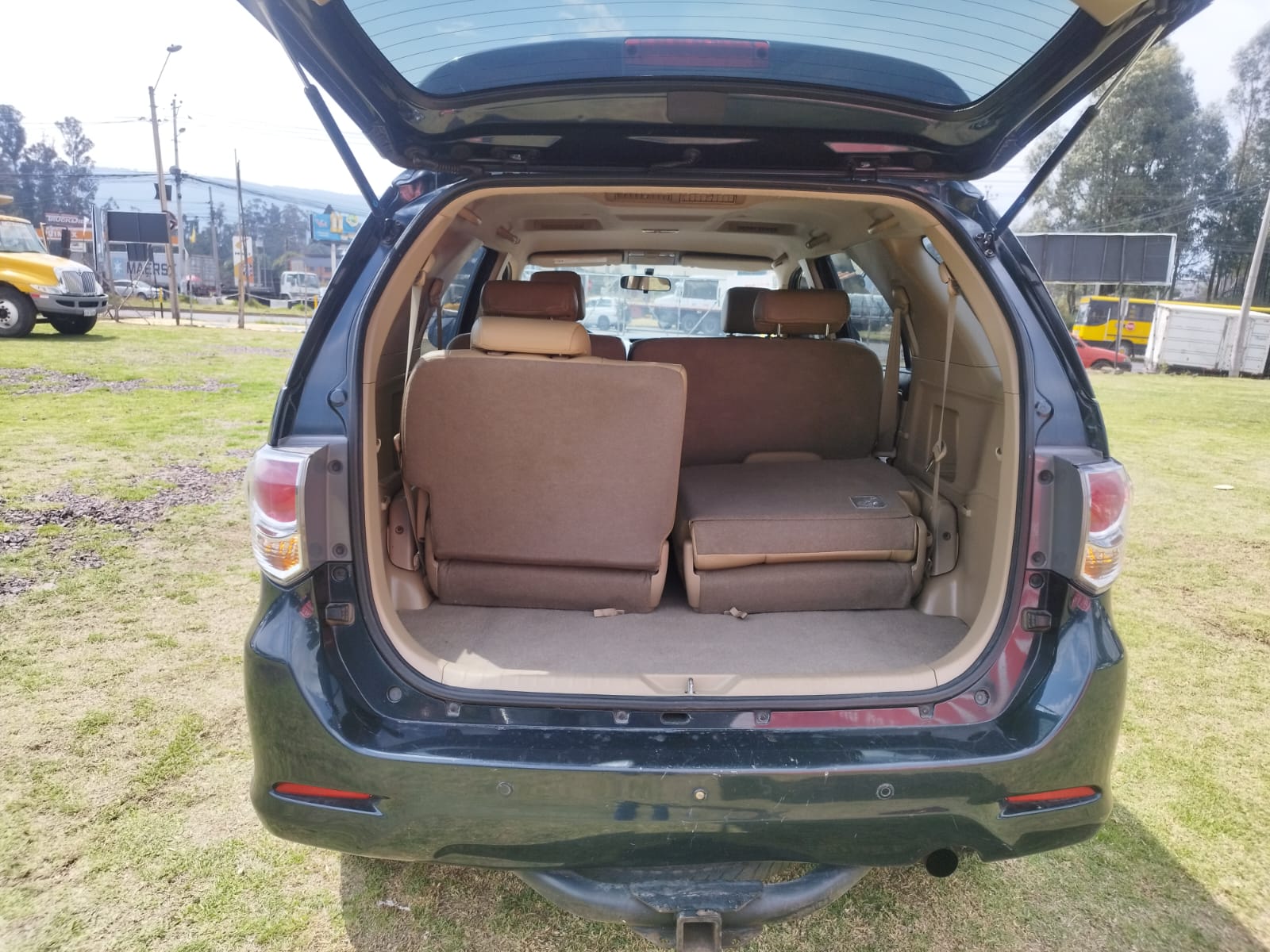 Toyota FORTUNER AC 2 7 5P 4X4 TM