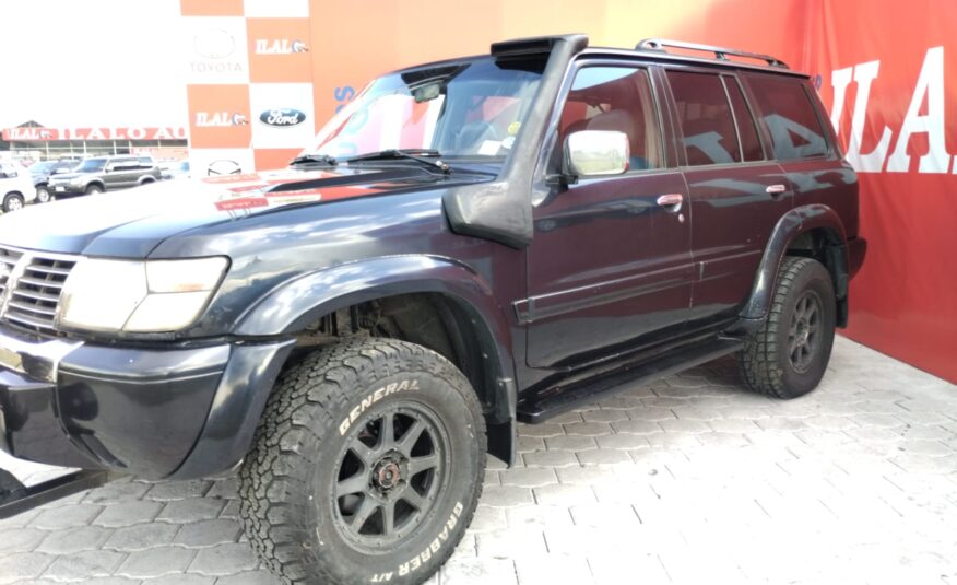 NISSAN PATROL GRX 4X4 AT