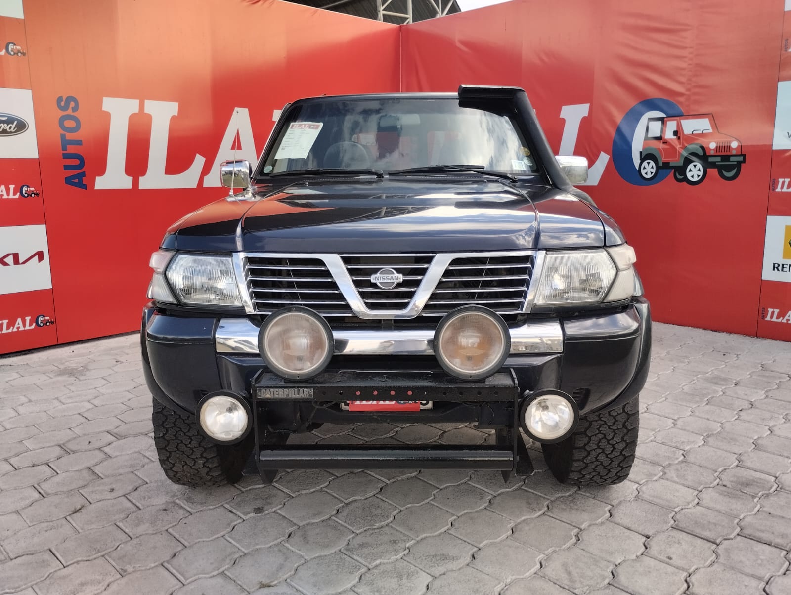NISSAN PATROL GRX 4X4 AT