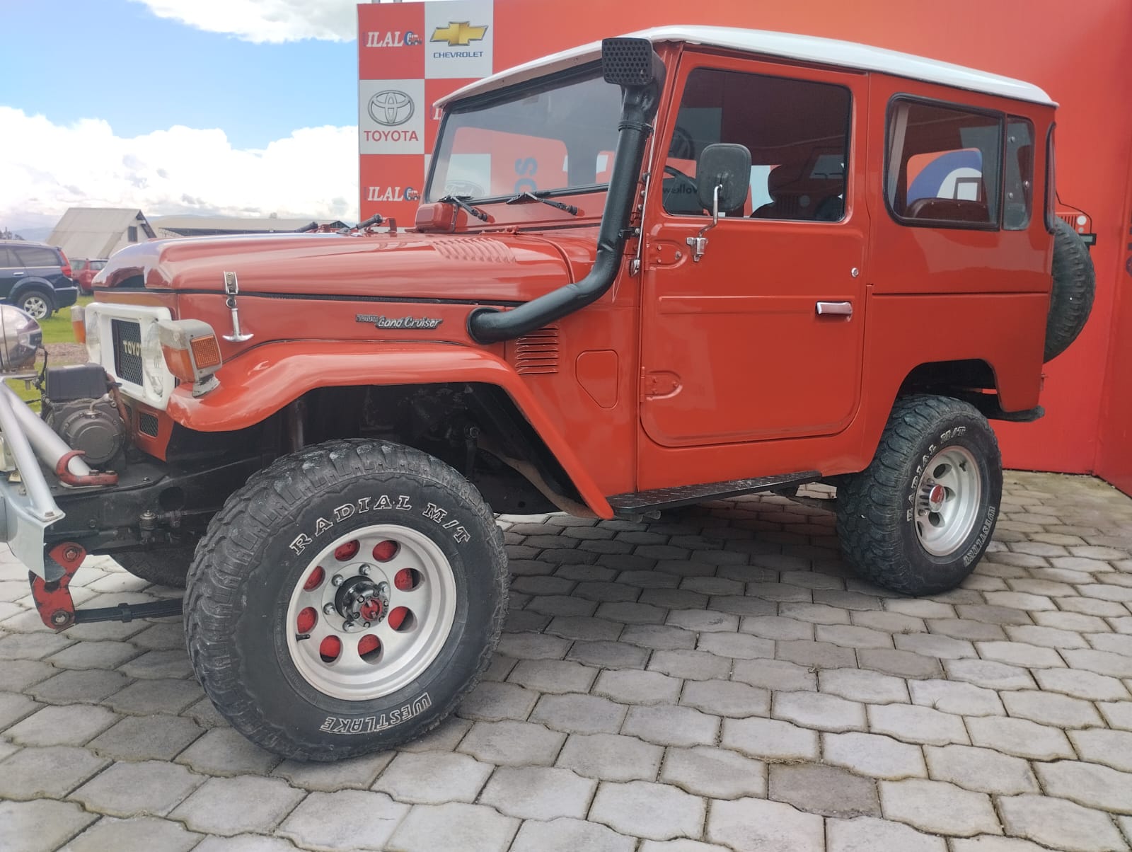 TOYOTA LAND CRUISER