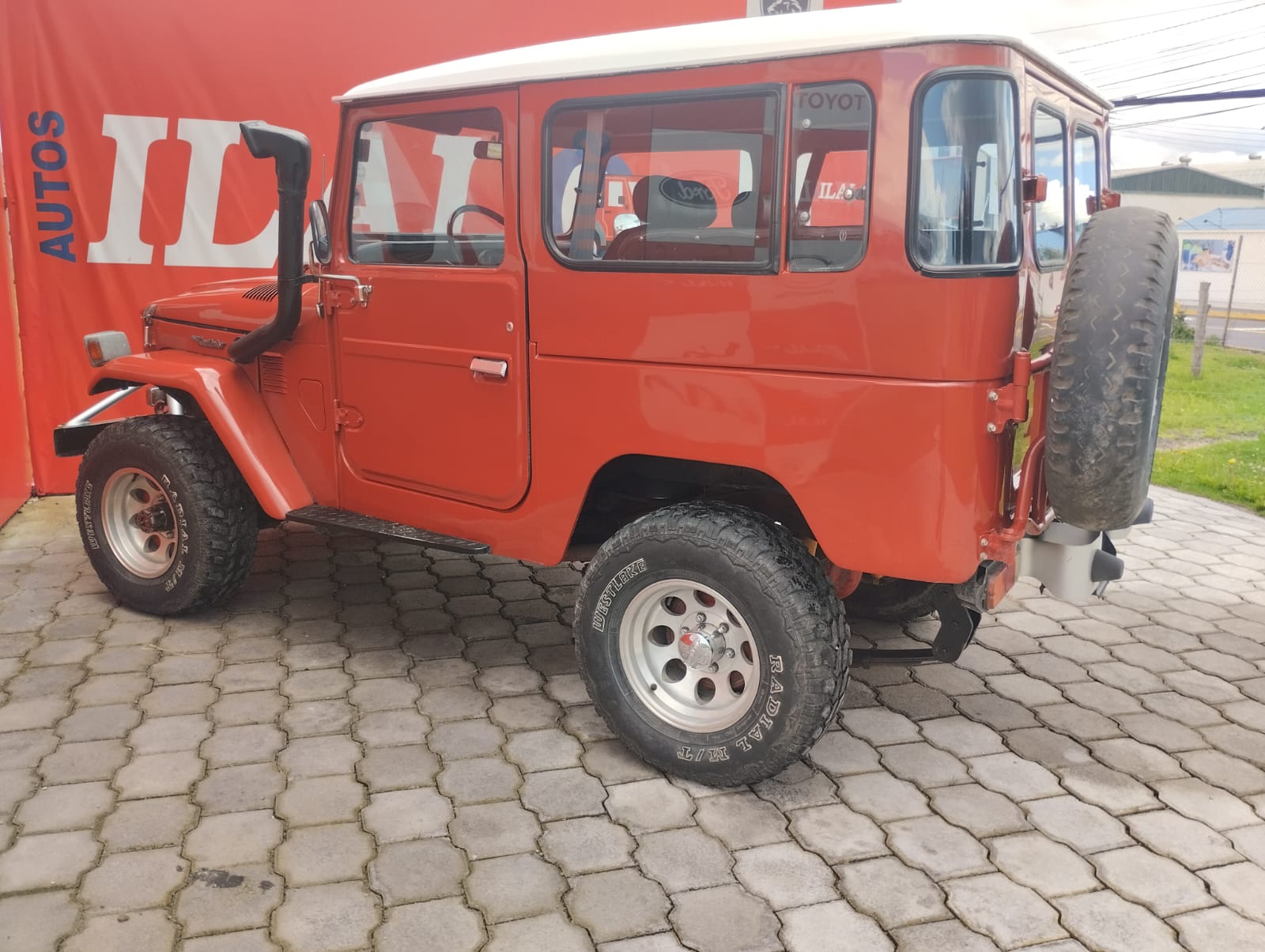 TOYOTA LAND CRUISER