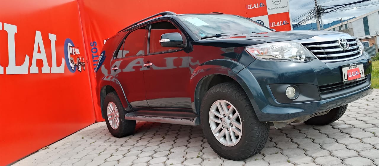 Toyota FORTUNER AC 2 7 5P 4X4 TM