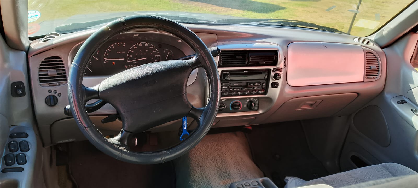 FORD EXPLORER XLT AÑO 1998 TA