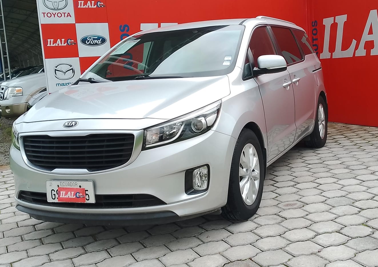 KIA CARNIVAL AÑO 2018 TA 8 PASAJEROS