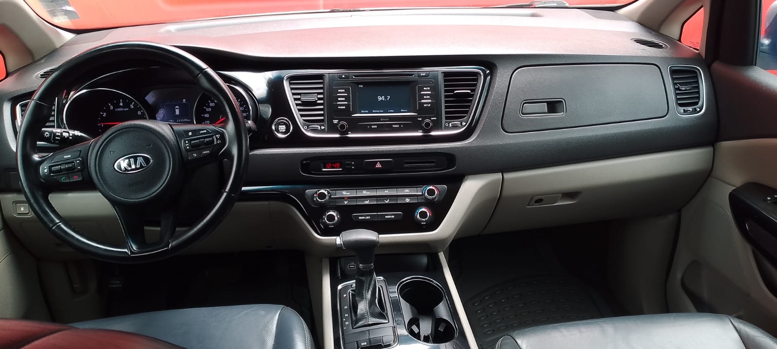 KIA CARNIVAL AÑO 2018 TA 8 PASAJEROS