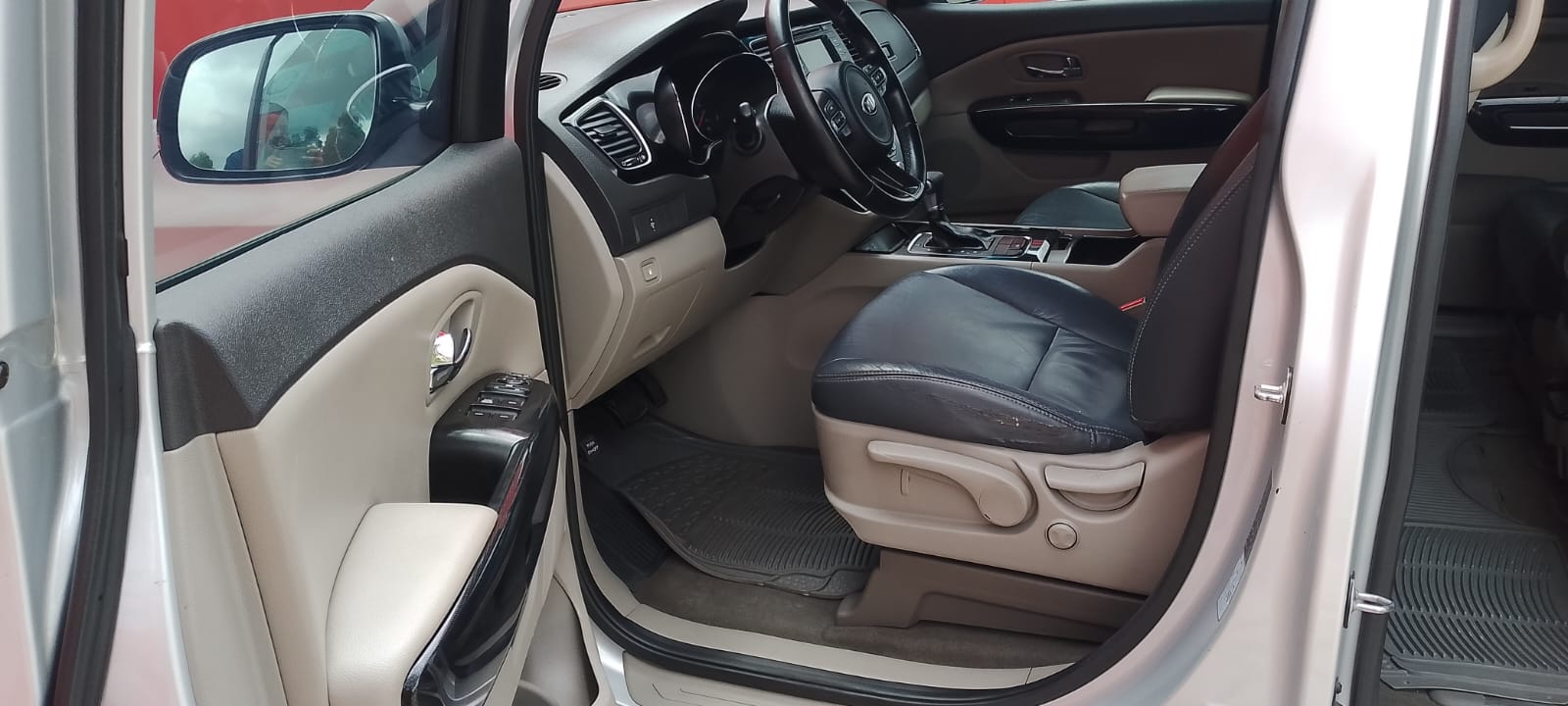 KIA CARNIVAL AÑO 2018 TA 8 PASAJEROS